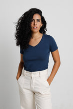 Carregar imagem no modo galeria, Camiseta Slim Everyday Decote V+ Algodão Egípcio
